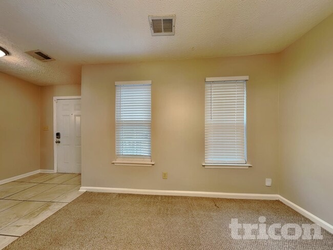 Foto del edificio - 1399 Ling Dr