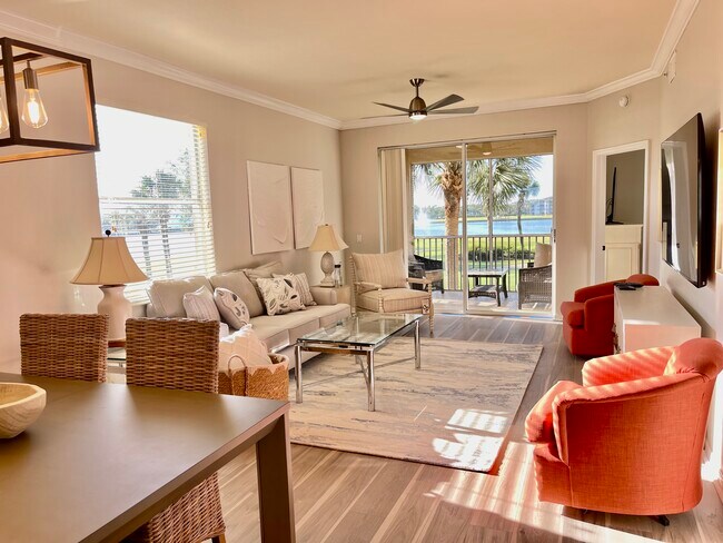 Building Photo - 8076 Queen Palm Ln