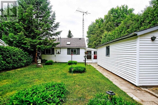 Building Photo - 70 Antiquary Rd
