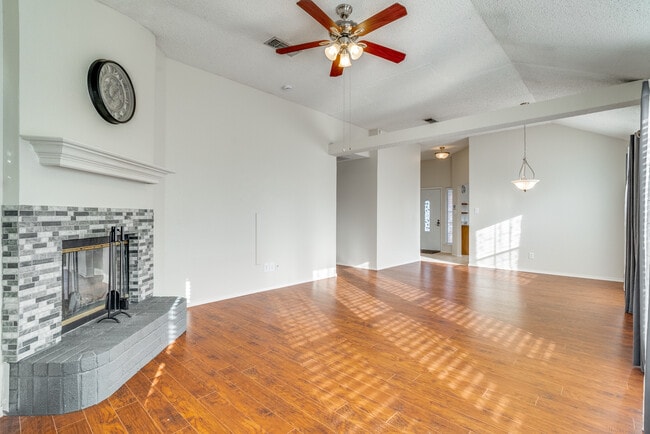 Building Photo - 3625 Garden Springs Dr