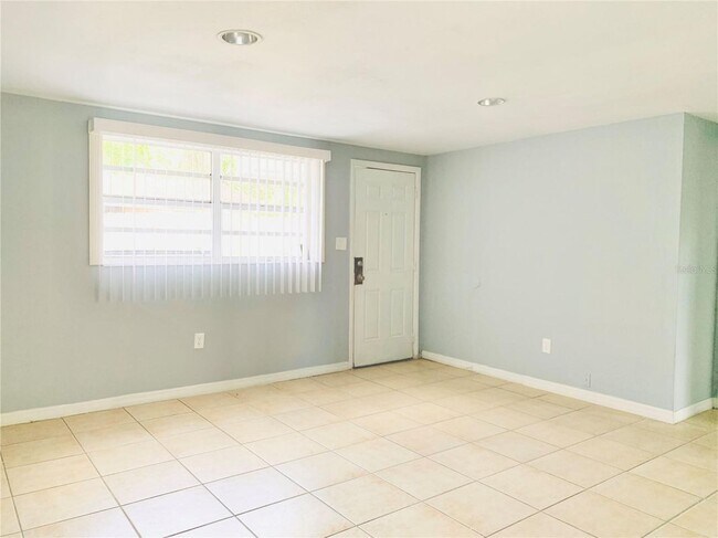 Foto del edificio - 8807 N Mulberry St