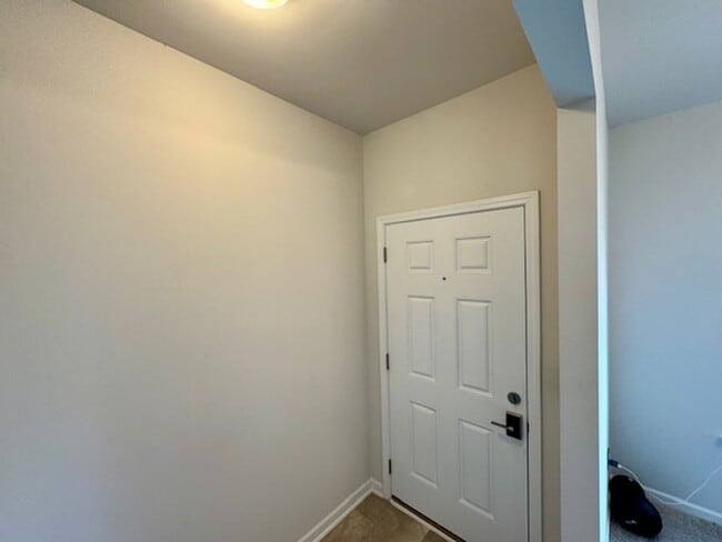 Building Photo - UP TO $500 OFF ONE MONTH!