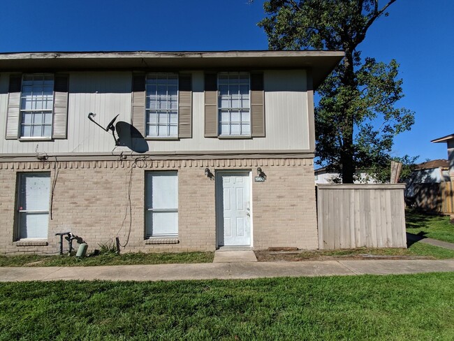 Building Photo - 1960 Upland Dr