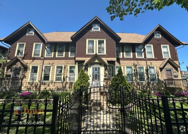 Building Photo - 6689 N Olmsted Ave