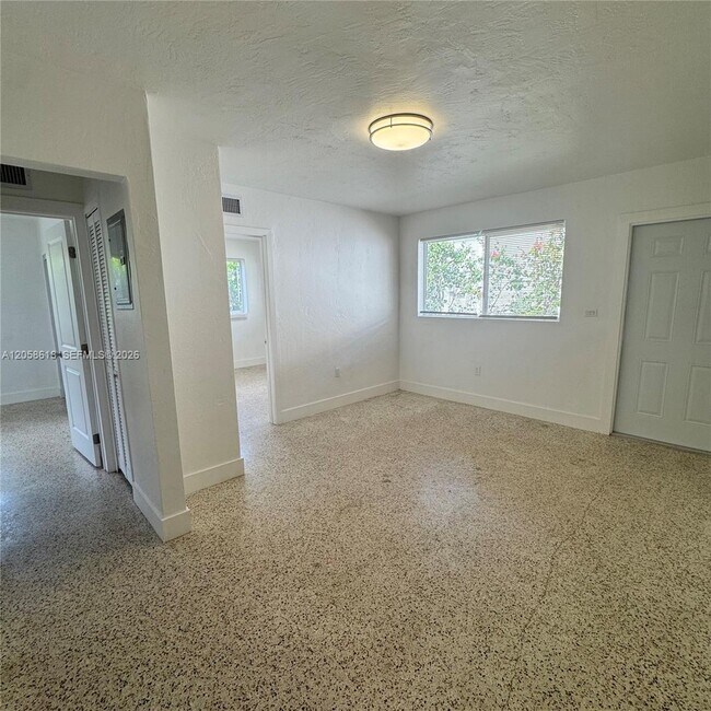 Foto del edificio - 6157 SW 64th St