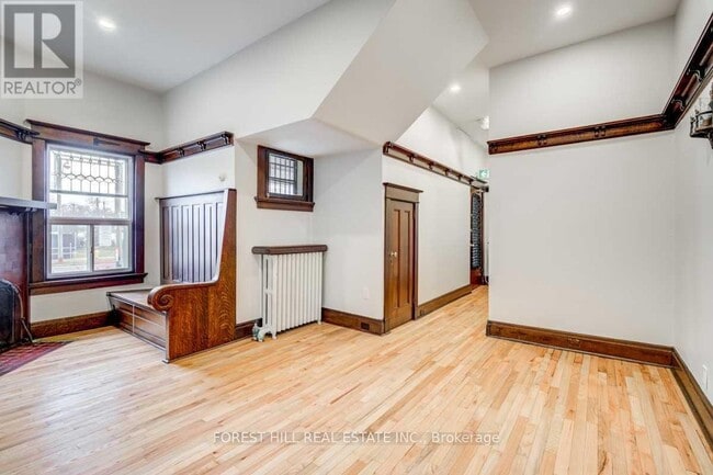 Building Photo - 265 High Park Ave