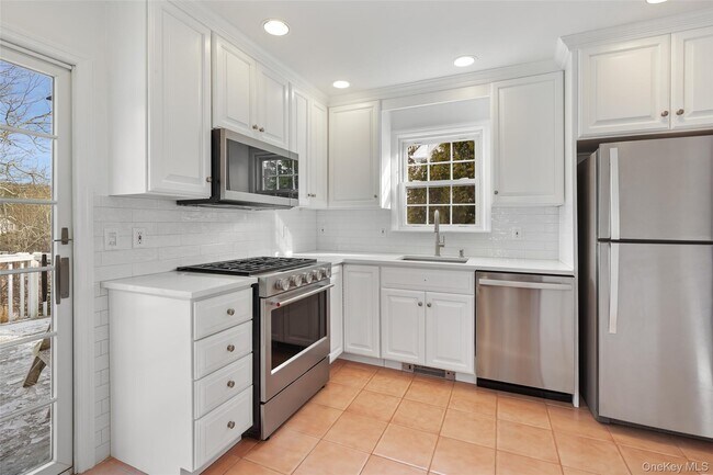 Foto del edificio - 89 Huntville Rd