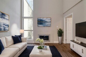 Building Photo - 935 La Posada Dr