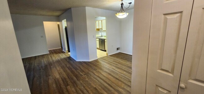 Foto del edificio - 1902 Lilly Ln