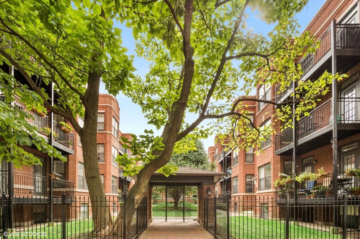 Primary Photo - 2701 N Mildred Ave