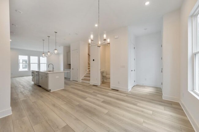 Building Photo - 517 Motivation Cir NW