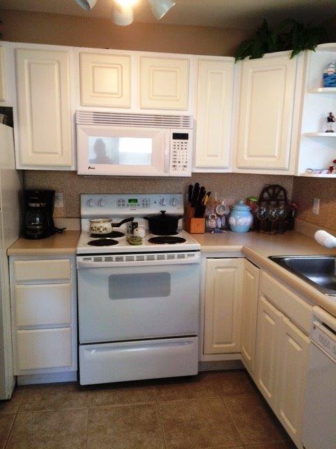 Building Photo - 17 E 12th St