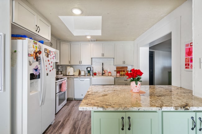 Foto del edificio - 496 N 500 E