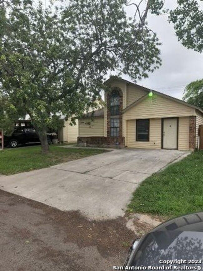 Building Photo - 4 Bed / 2 Bath house FOR RENT! AVAILABLE NOW!