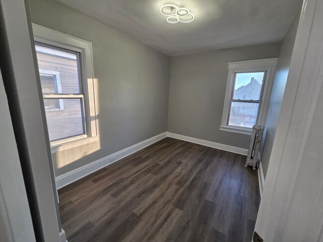 Building Photo - 47 Edgar St