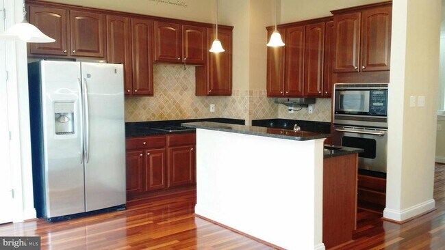 Foto del edificio - 557 Cedar Spring St