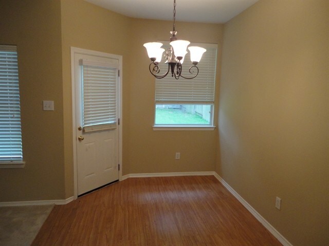 Building Photo - 217 Mesa View