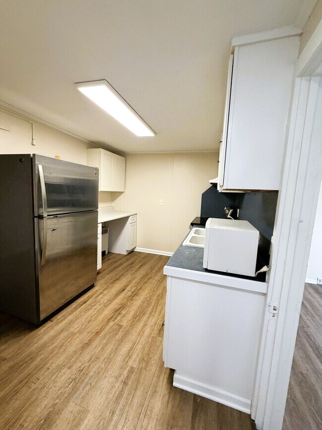 Foto del edificio - 301 S Robinson Ave