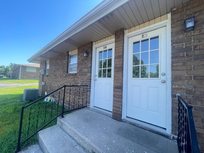 Building Photo - 5423 S Hutchinson Ct