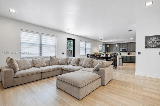 Foto del edificio - 9830 NW 86th Terrace