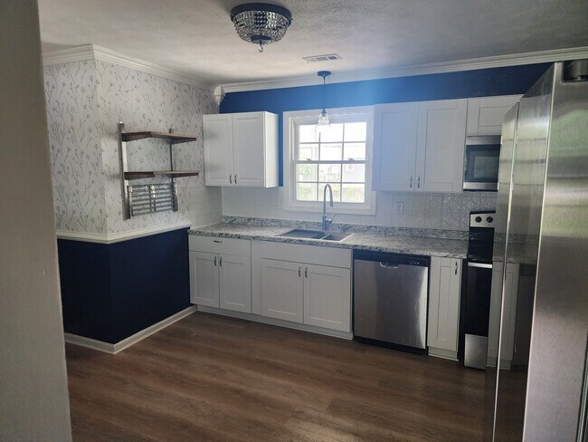 Foto del edificio - 906 Harpersville Rd
