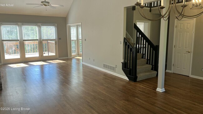 Foto del edificio - 402 Trinity Hills Ln