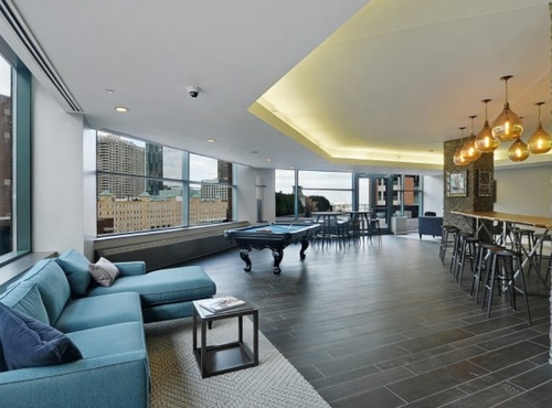 Building Photo - 410 N McClurg Ct