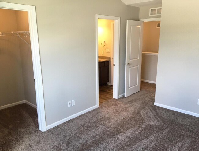 Foto del edificio - 810 SE 10th Ln