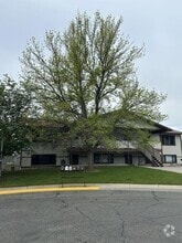 Building Photo - 1328 Quartz Pl