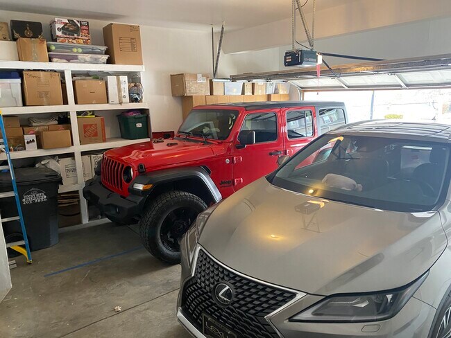 Building Photo - 3940 Diamond Ridge View