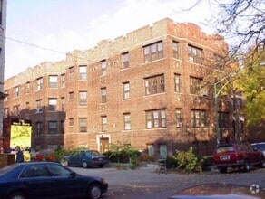 Building Photo - 702 W Barry Ave
