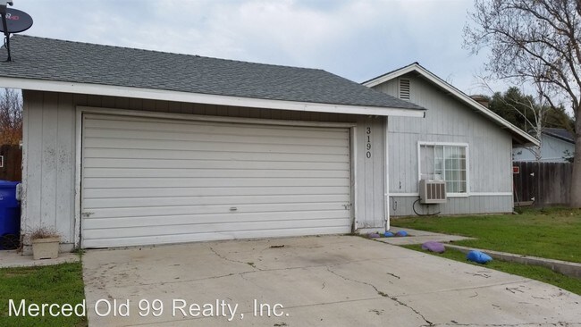Building Photo - 3190 Poplar Dr