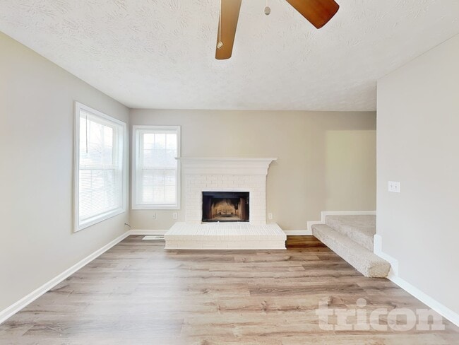 Building Photo - 401 Breeze Way