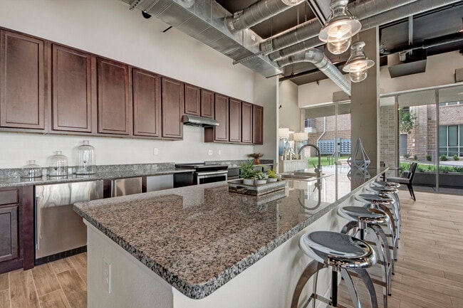 Building Photo - City Square Lofts