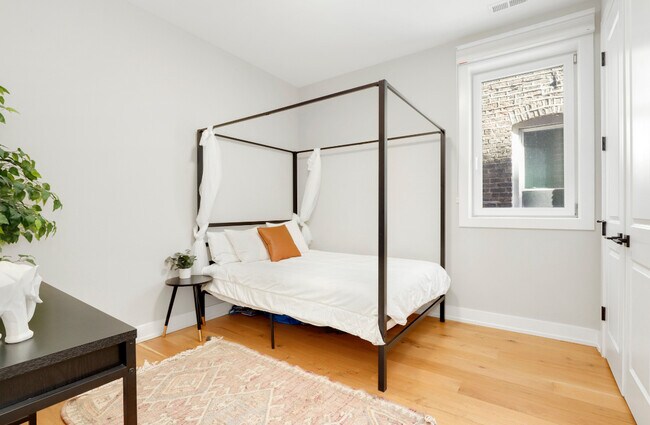 Foto del edificio - 1445 N Rockwell St