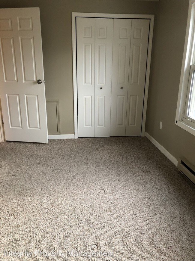 Building Photo - 3 br, 1 bath House - 64 Rinaldi Blvd