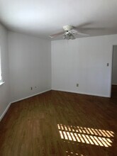 Building Photo - 941 Rio Vista St