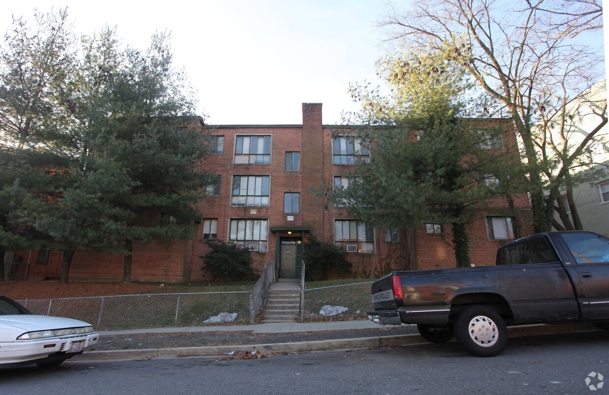 Building Photo - 2847 Gainesville St SE