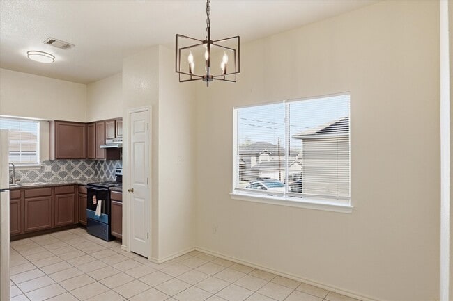 Building Photo - 885 Sagewood Trail