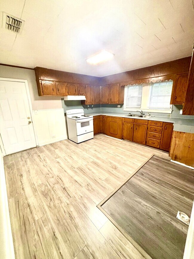 Foto del edificio - 257 N Pine Ave