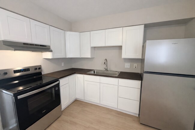 Foto del edificio - Newly Renovated 2 Bed, 1.5 Bath Townhome – Prime Location Near 28th Street