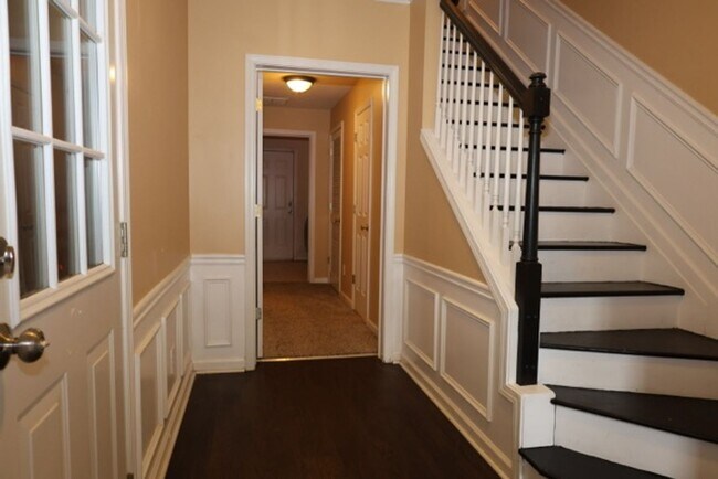 Foto del edificio - 3 Bedroom Townhome in the Heart of Dulth