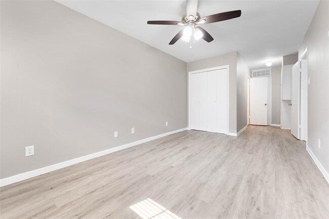 Building Photo - 3430 Sockwell Blvd