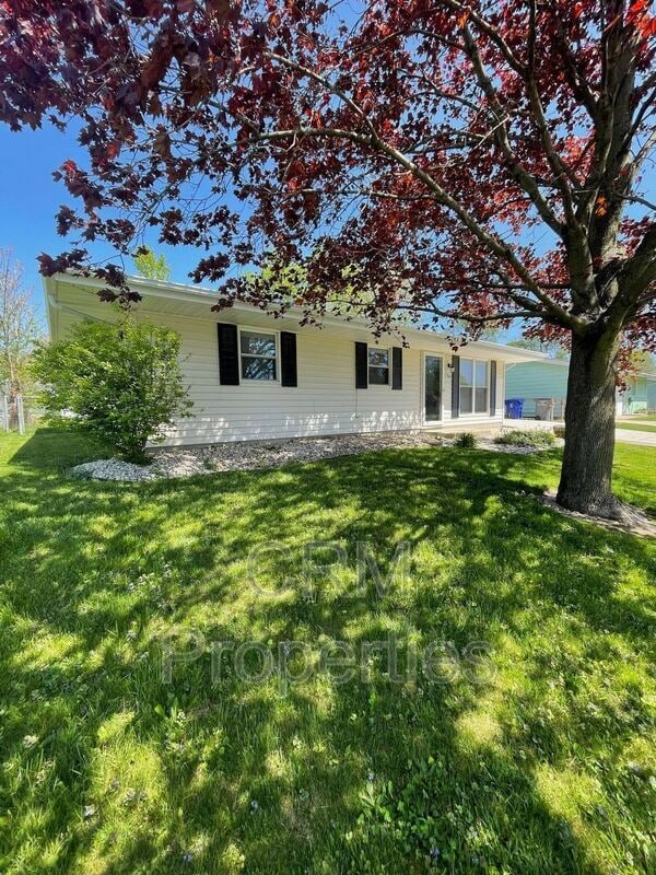 Building Photo - 700 Maumee Dr