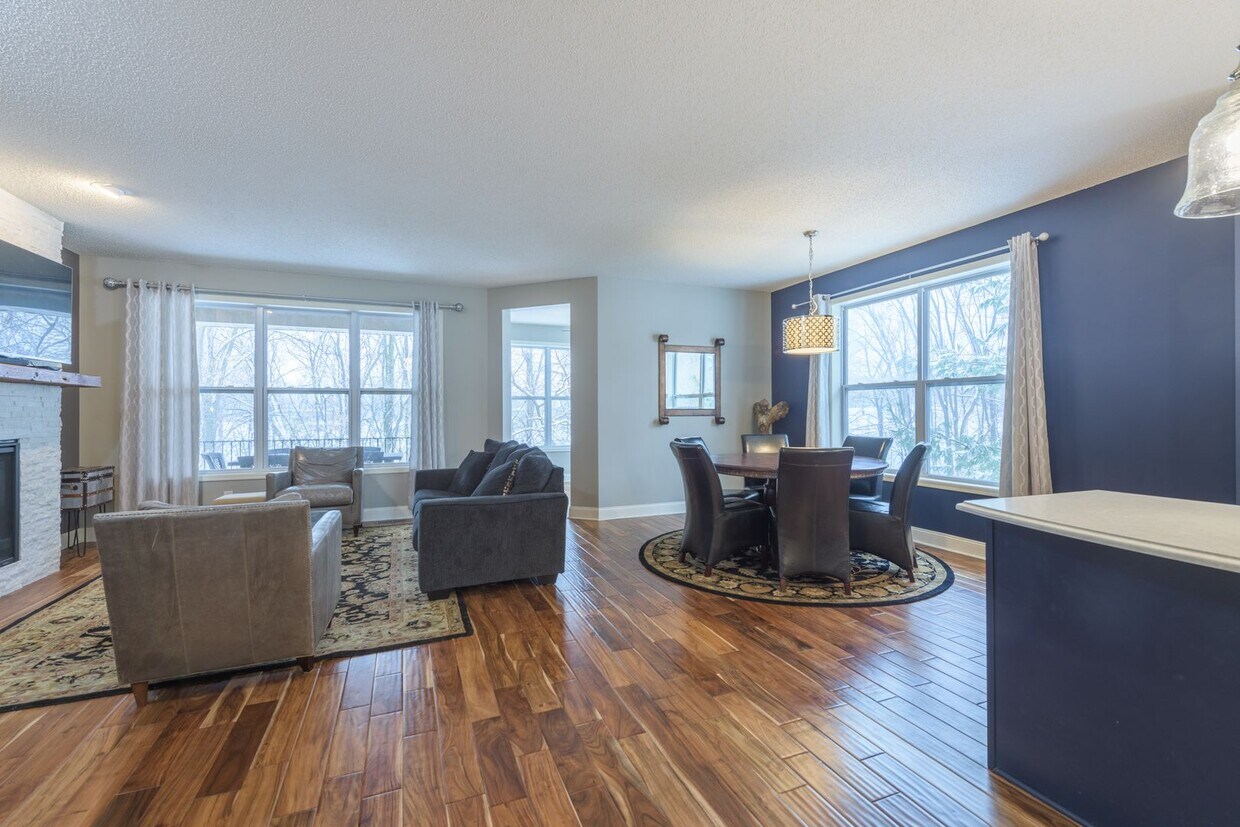 Primary Photo - Nice 3 Bed in Great Eden Prairie Location,...