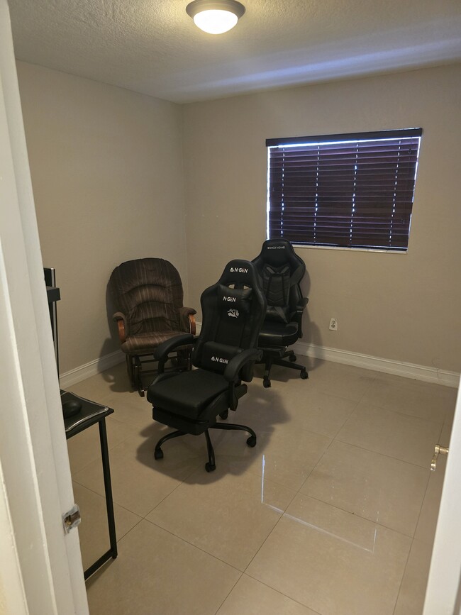 Foto del edificio - 3574 W 14th Ct