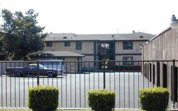 Building Photo - Teknex Apartments