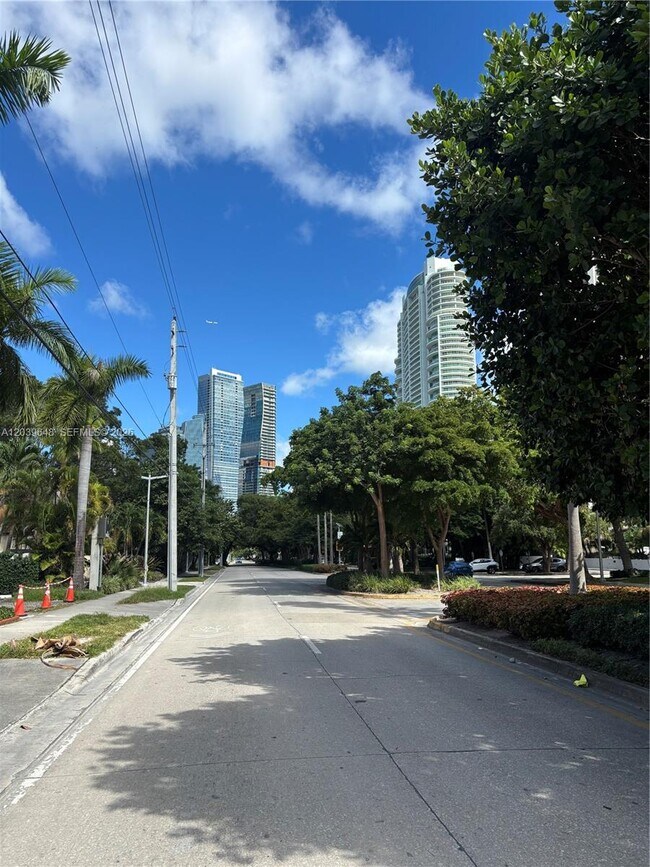 Foto del edificio - 1918 Brickell Ave
