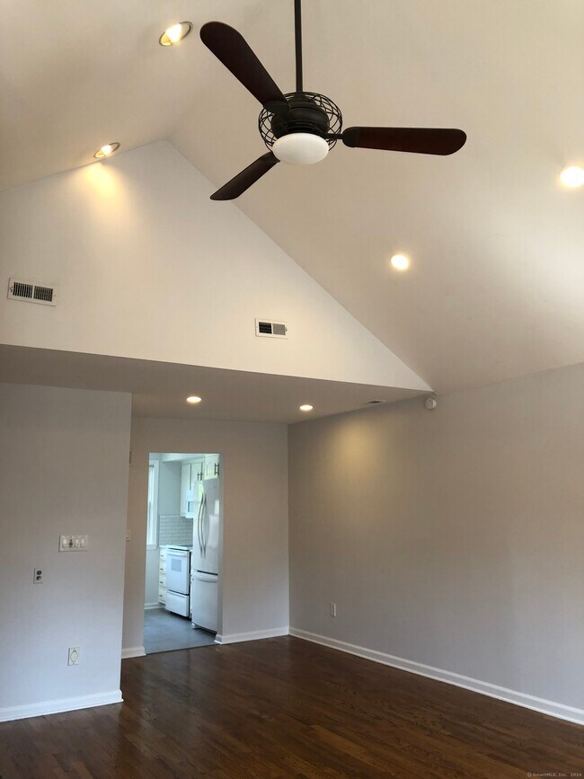 Foto del edificio - 11 Pond Ln