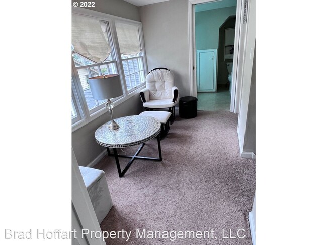 Foto del edificio - 5 br, 3.5 bath House - 4730 SE Meldrum Ave.